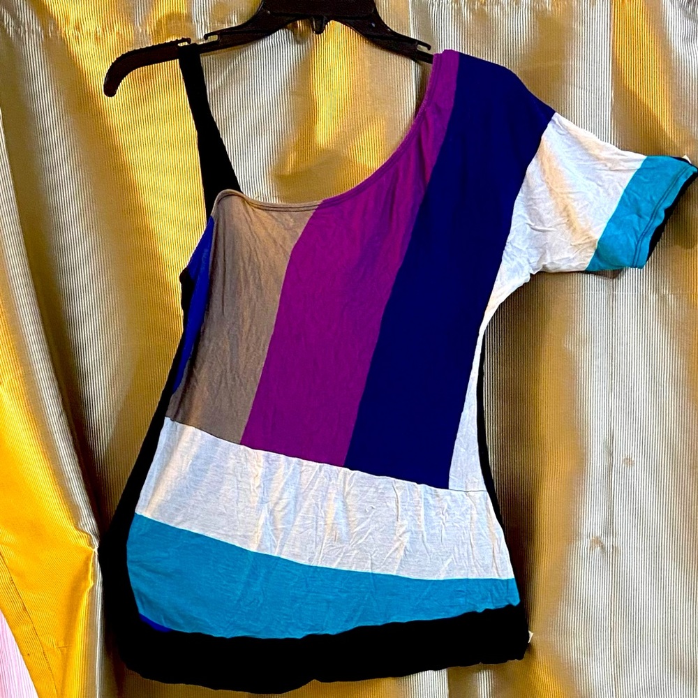 Size Medium. Rayon Material.